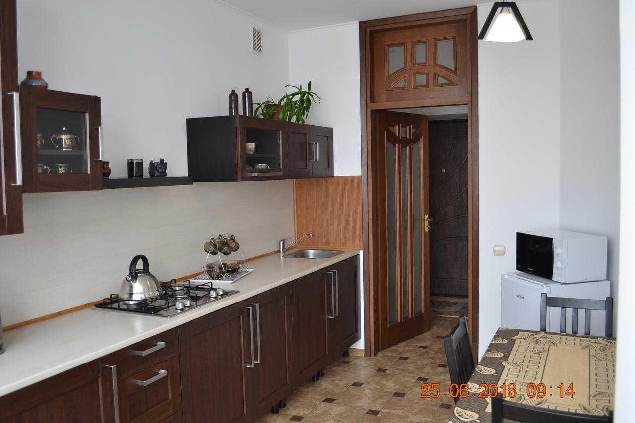 Sunny Apartment In The City Center トラスコヴェッツ エクステリア 写真