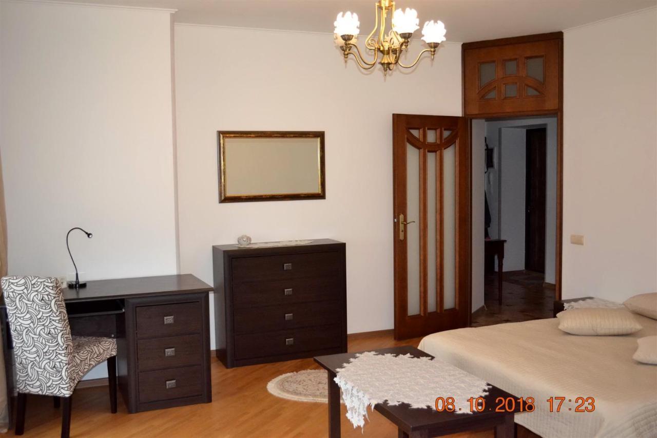 Sunny Apartment In The City Center トラスコヴェッツ エクステリア 写真