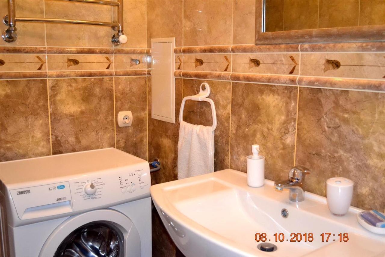 Sunny Apartment In The City Center トラスコヴェッツ エクステリア 写真